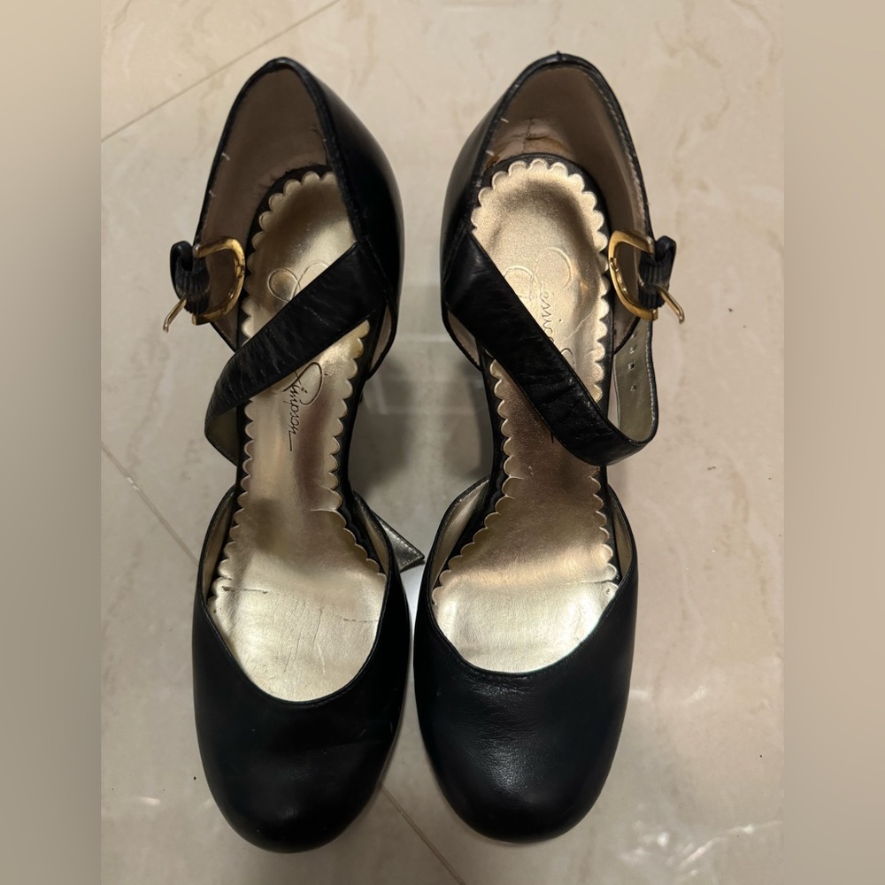 Size 6, Jessica Simpson heels. Very comfortable . Used great condition.